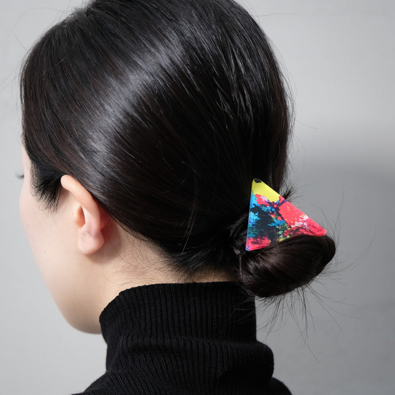 fragment hair  tie_  triangle_red